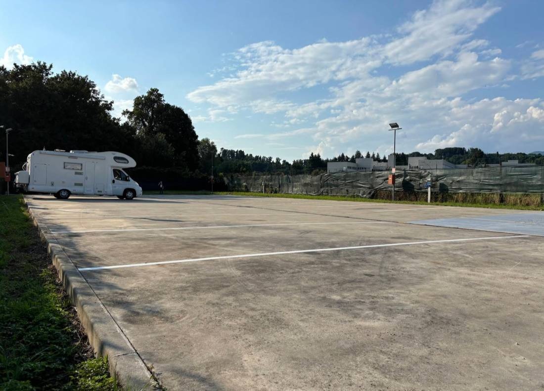 Area Parking Como Sud — Bobilplass in Como