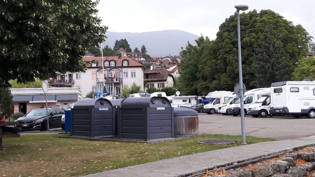 Stellplatz Saint-Aubin-Sauges — 露营车营地 in  Saint-Aubin-Sauges