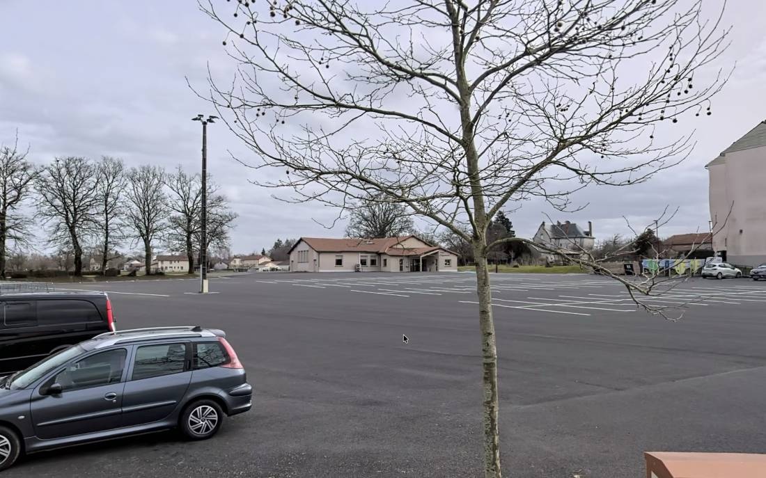 Parkplatz Val d'Issoire — Public Parking in Val d'Issoire