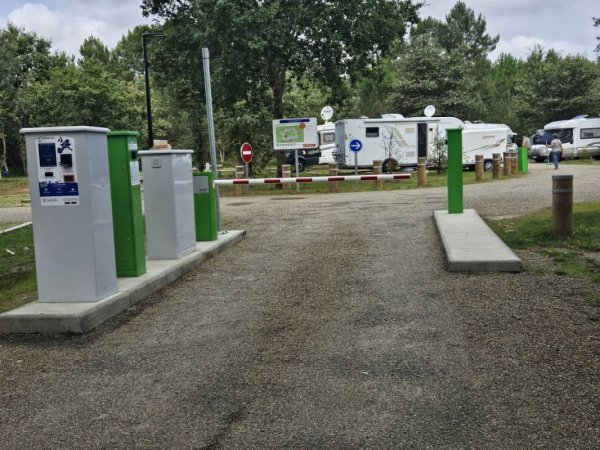 Camping-Car Park Morcenx-la-Nouvelle — Photo 2