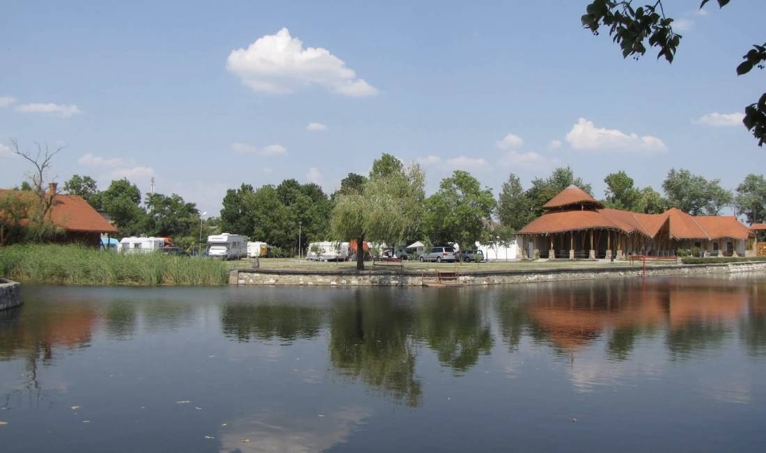 Kumánia Kemping — Campingplatz in Kisújszállás