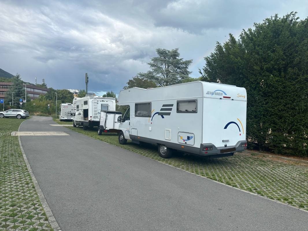 Stellplatz Neuchatel — Stellplatz in  Neuchâtel