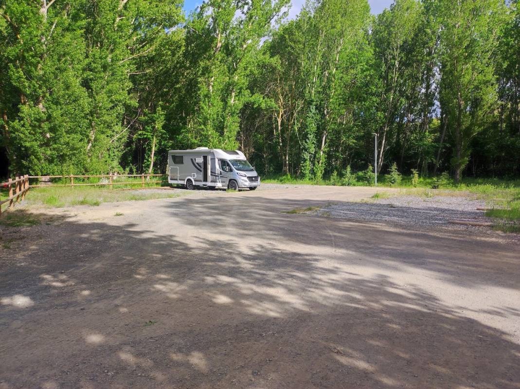 Área de autocaravanas de Villar del Río — Offentlig parkering in Villar del Río