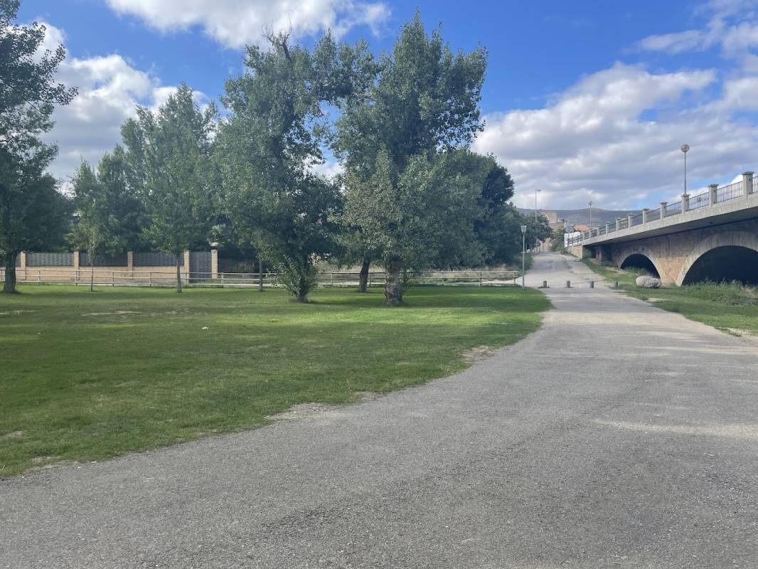 Parking de caravanas Arnedo — Overnight-parking in Arnedo