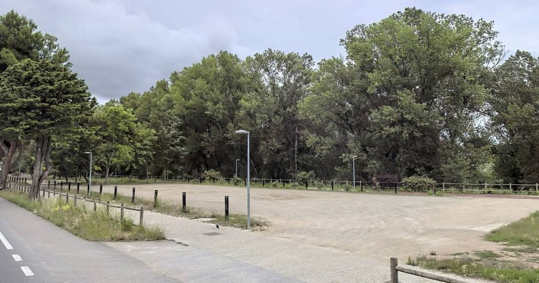 42.473532,-2.439019 (4x4) — Public Parking in Logroño