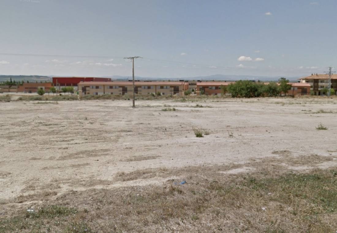 Parkplatz Arguedas — Public Parking in Arguedas