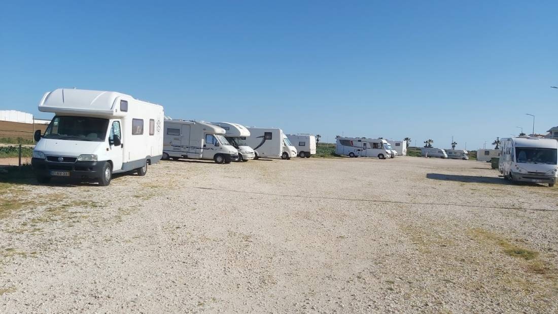 Camper parking Atouguia da Baleia — Public Parking in Atouguia da Baleia