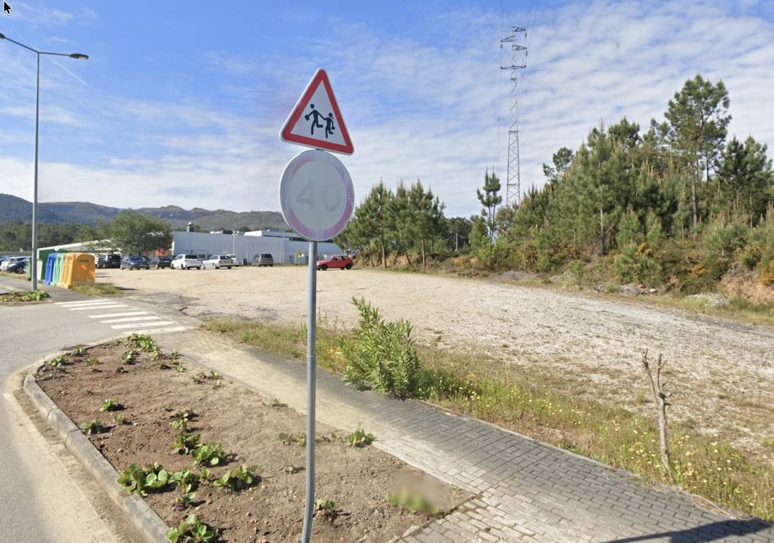R. de Colégio — Public Parking in Campos