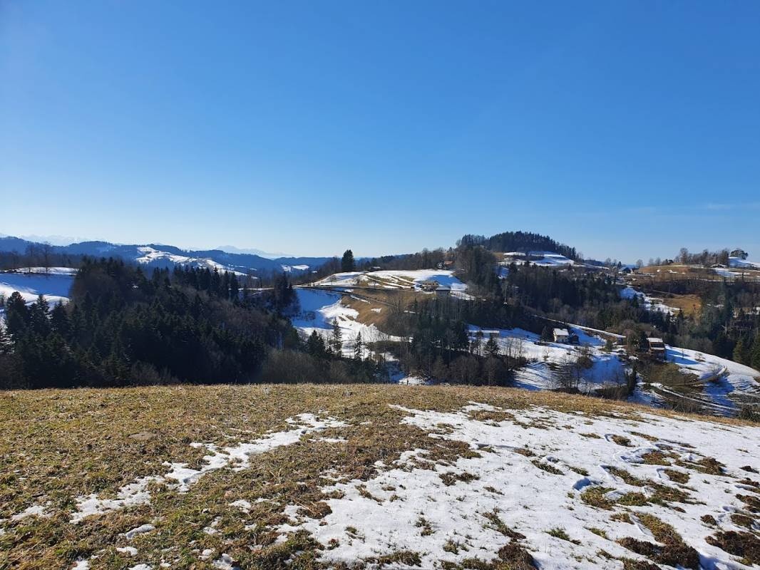 Übernachtungsparkplatz Gfell — Camperplaats in Bauma