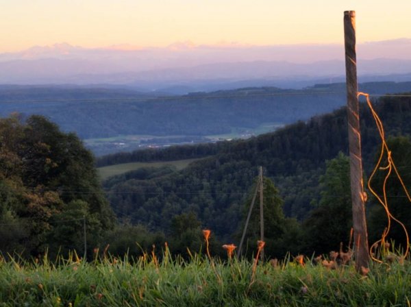 Übernachtungsparkplatz Stüsslingen — Photo 2