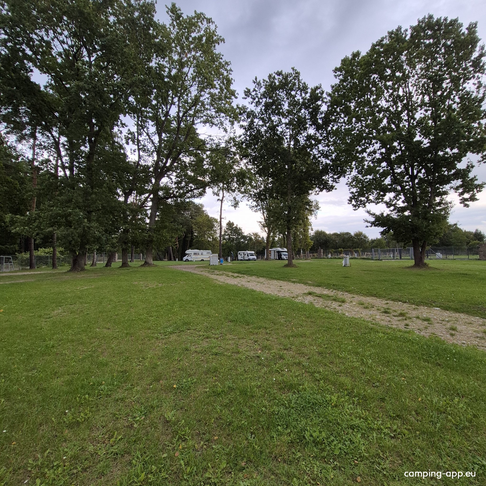 K6B2pdgzSw — Aire camping car in Niechorze