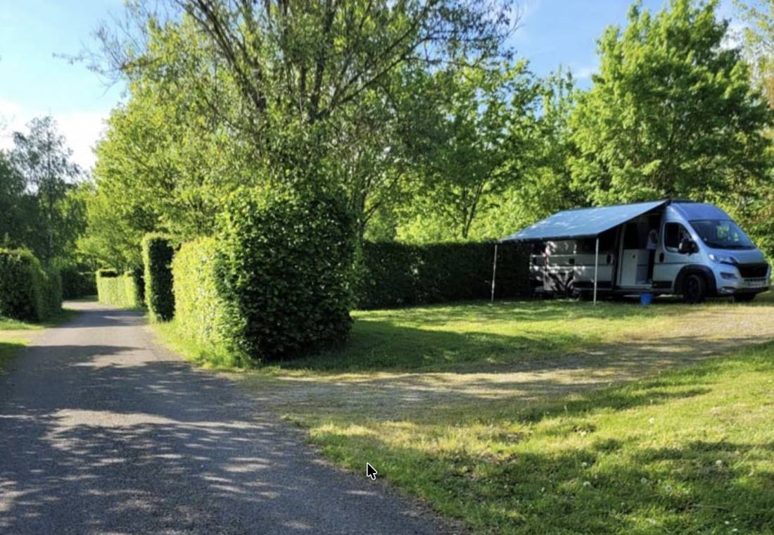 Camping Des Hirondelles — Area da campeggio in Noyelles-sur-Sambre