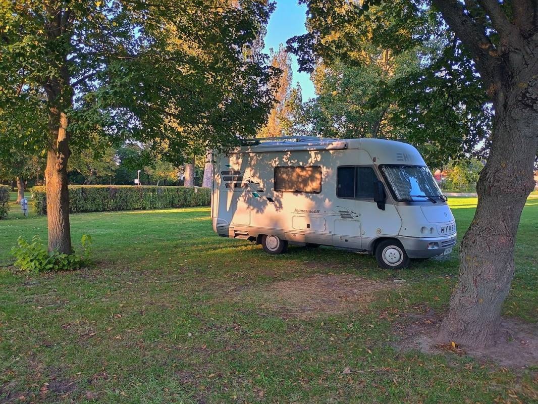 Bregyó-Közi Kemping — Camping in Szfvár