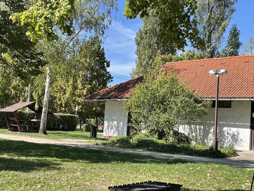 Bregyó-Közi Kemping — Camping in Szfvár