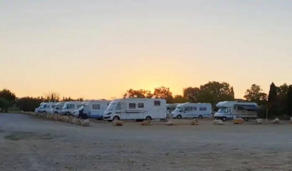 Aire Camping-Car Park — Photo 3