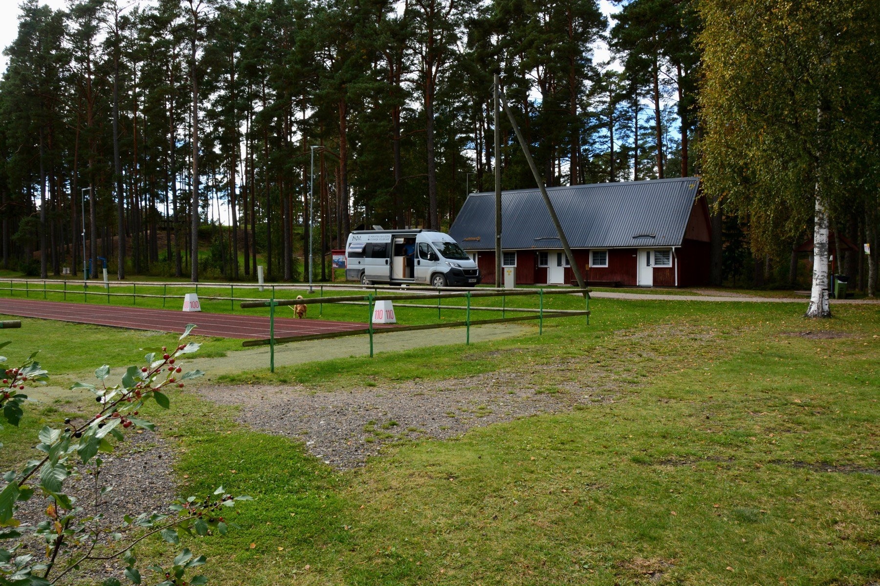 Jõulumäe Tervisespordikeskus — Campervan Site in Leina küla