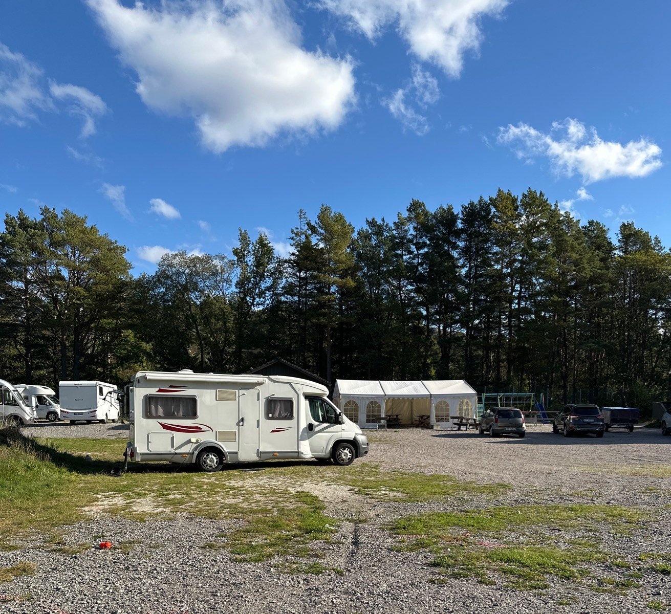 Hellvik bobil plass — Sítio para autocaravanas in Hellvik
