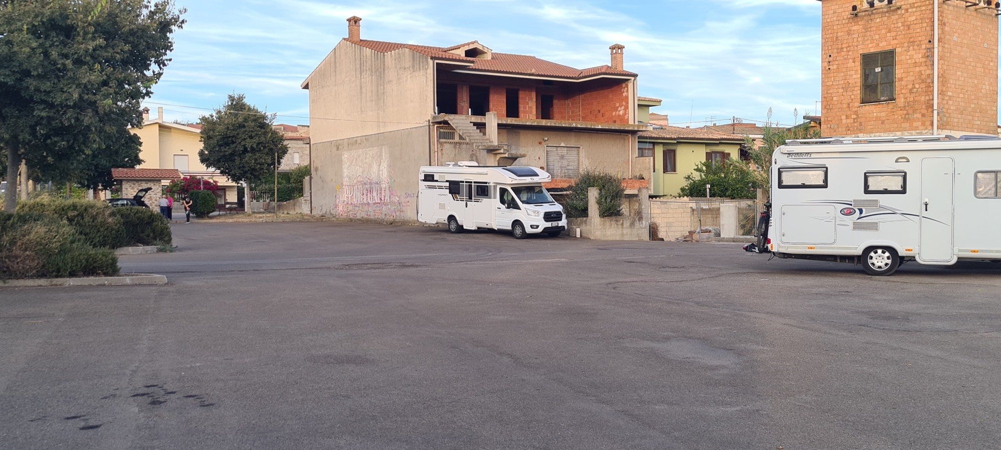 Area sosta comunale Camper — Sítio para autocaravanas in Sardara