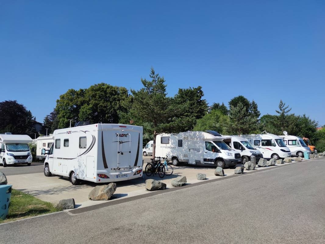 Aire de stationement Camping-Cars — Ställplats in Montbéliard