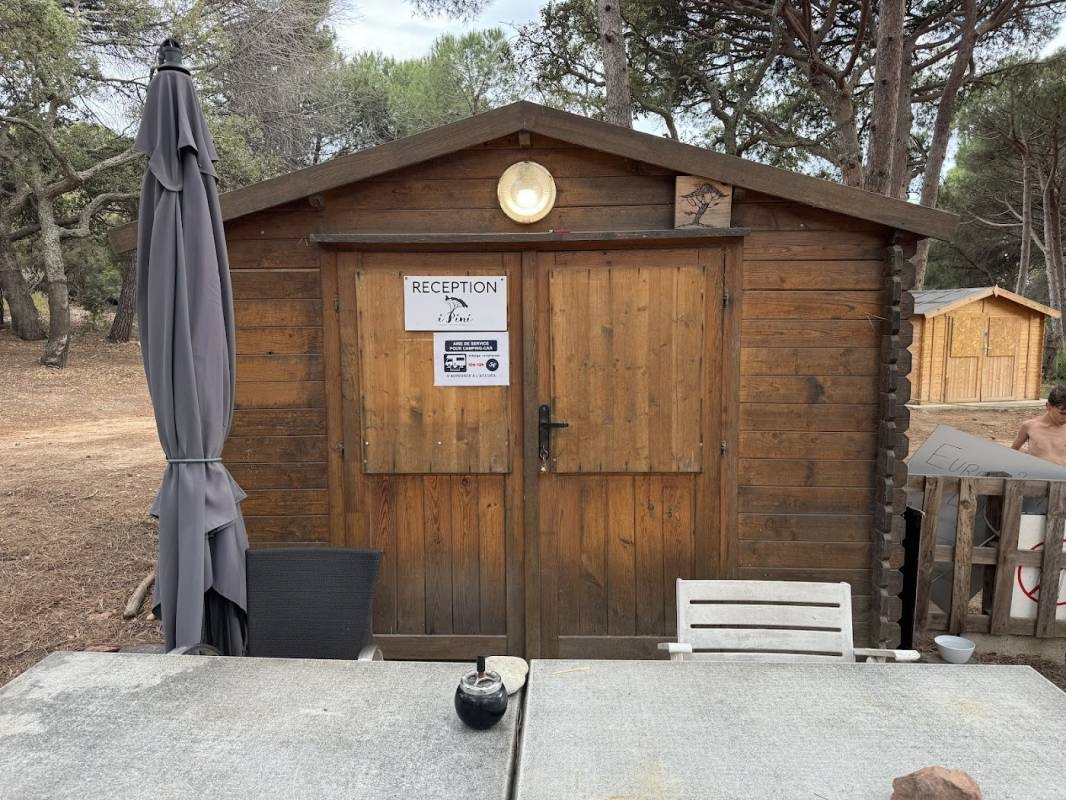 Parking i Pini — Aire camping car in Porto-Vecchio