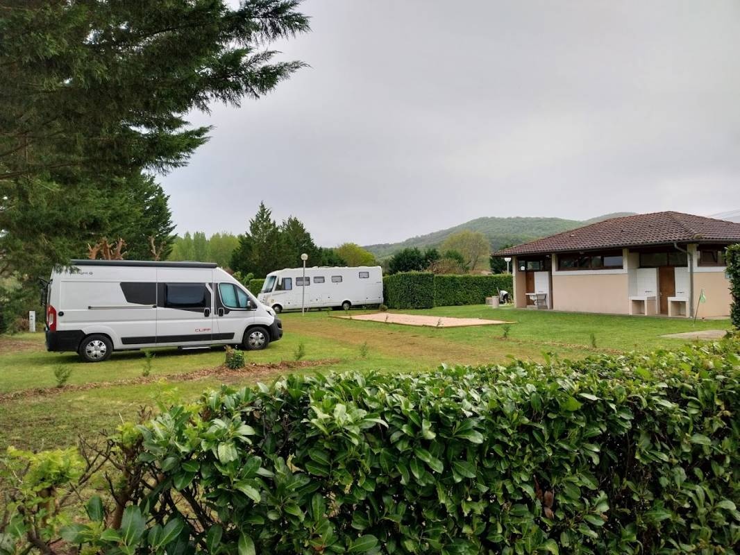 Camping Municipial Les Oiseaux — Campervan Site in Saint-Martory