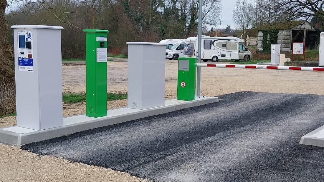 Camping-Car Park — Camperplaats in Villefranche-sur-Cher
