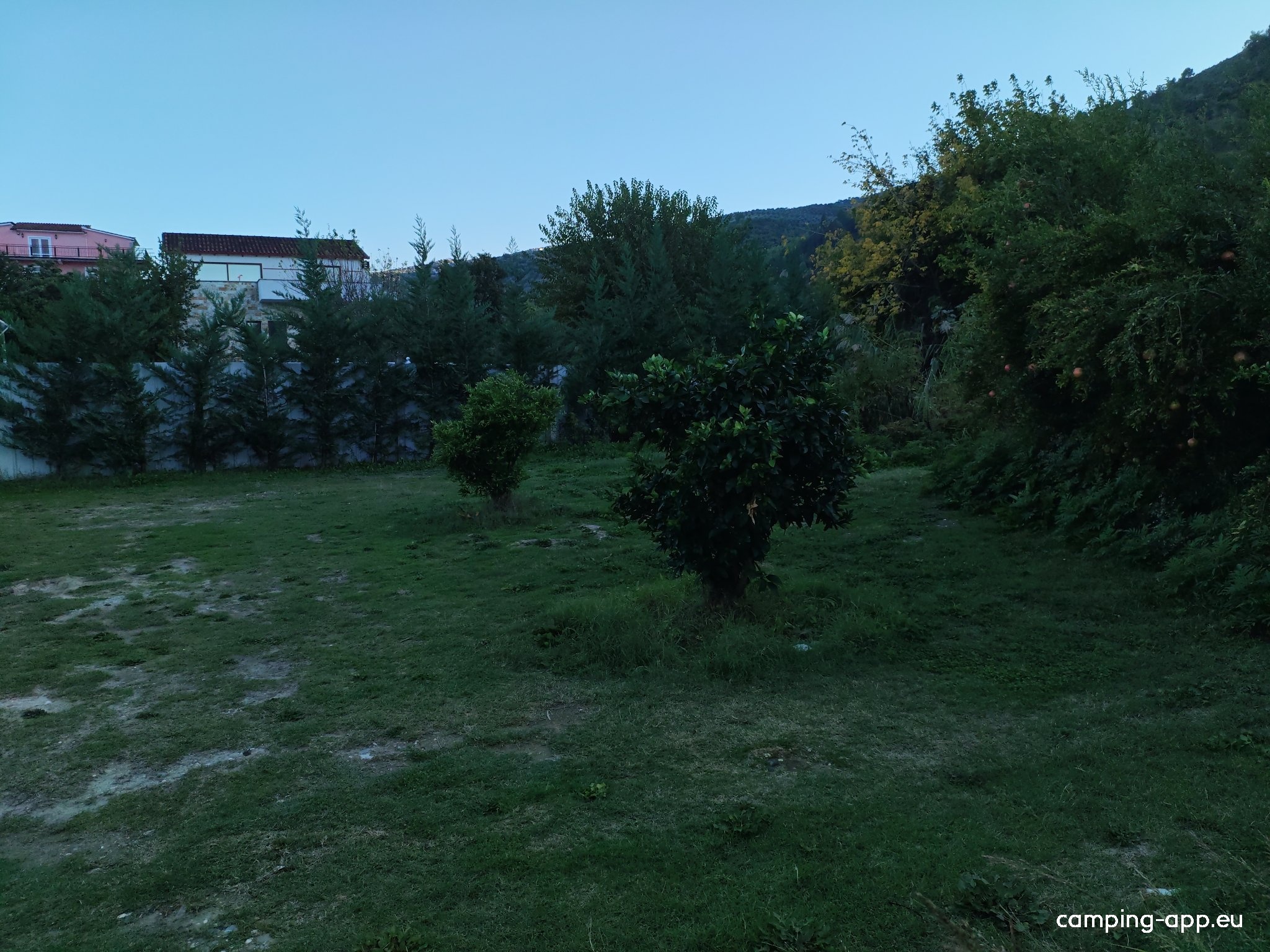 Nikos Guesthouse — Bobilplass in Berat