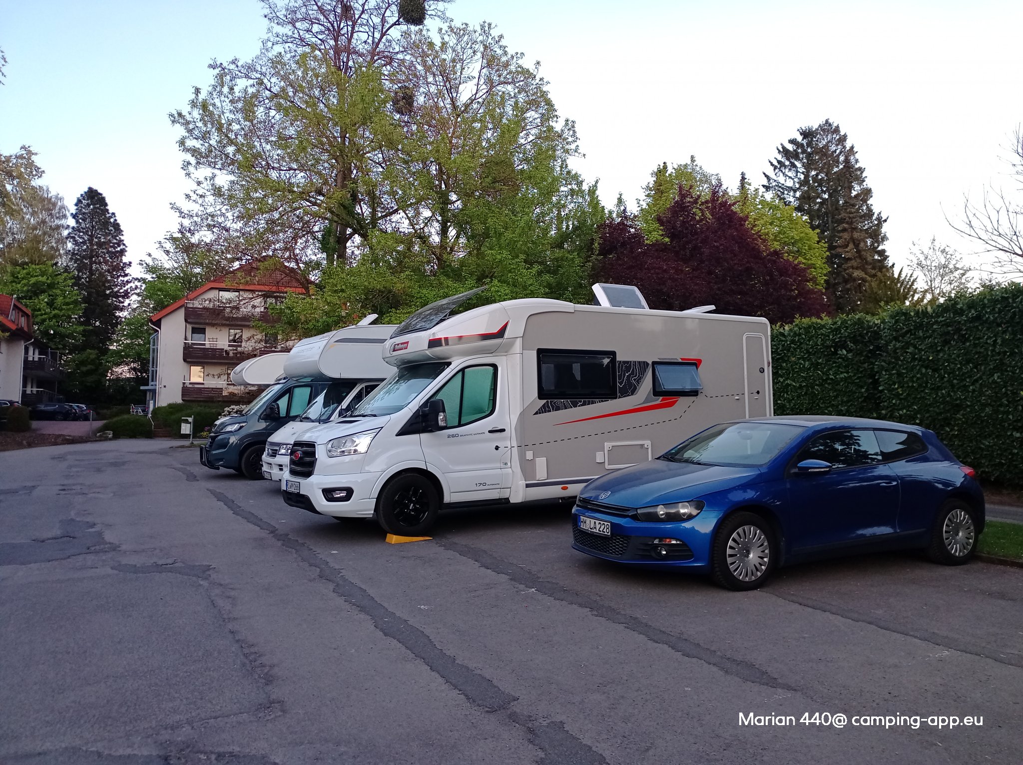 Stellplatz an der Hufelandtherme — Area Autocaravanas in Bad Pyrmont