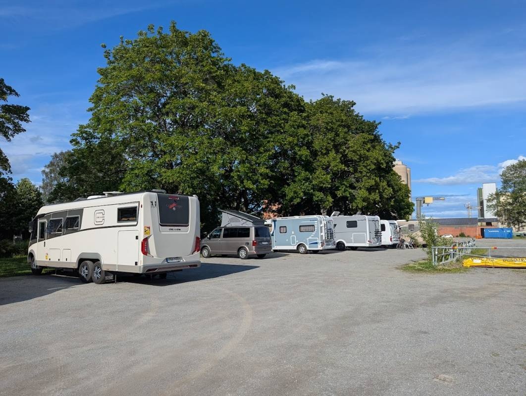 Nyängsvägen 7, Enköping, Schweden — Bobilplass in Enköping