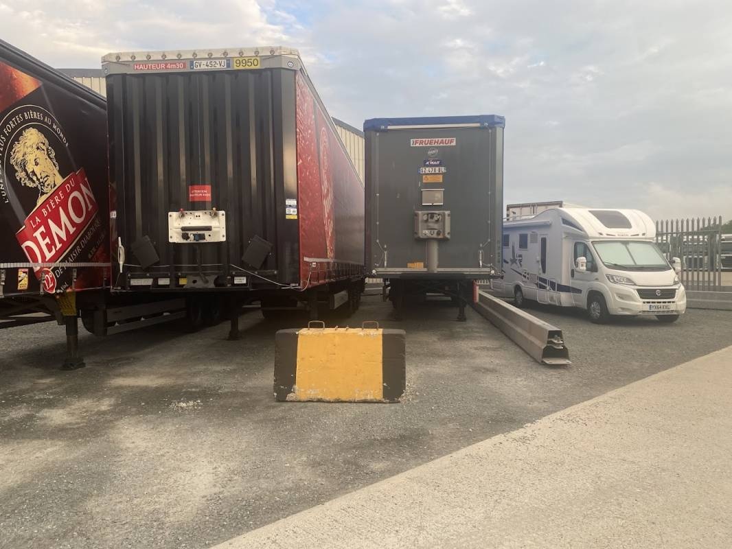Dove Truck Stop — Campervan Site in Whitfield
