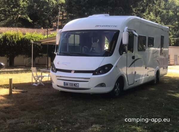Stellplatz Mortagne-sur-Sèvre — Foto 2
