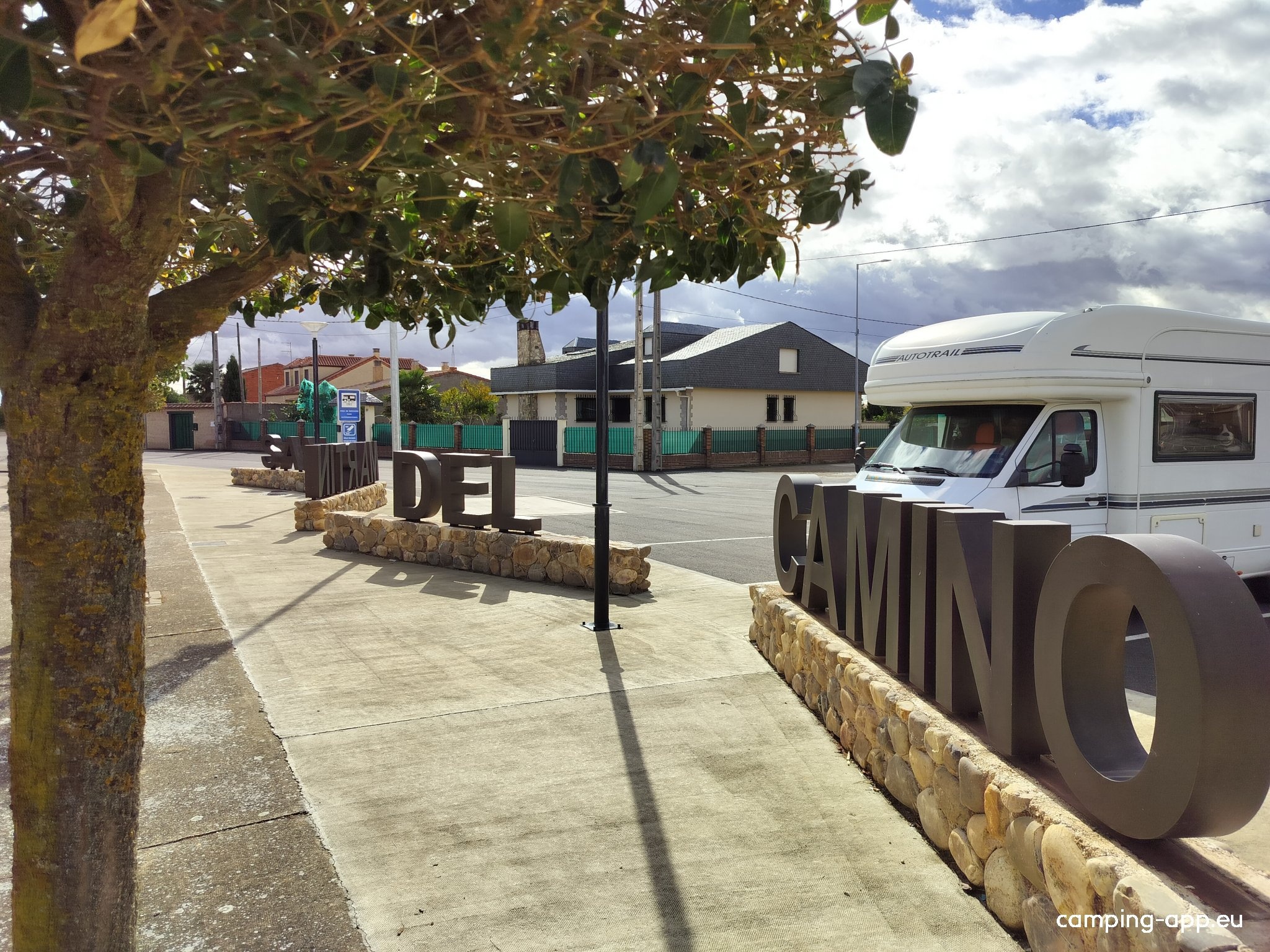 san Martin del camino — Karavan Sitesi in San Martín del Camino