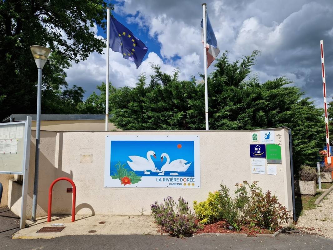 Camping La Riviere Doree *** — Kemping in Bagneaux-sur-Loing