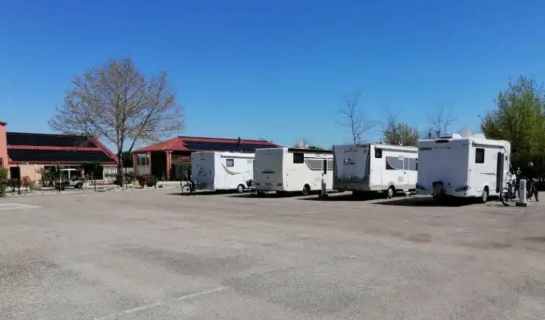 Aire Camping-Car Park — Ställplats in Montech