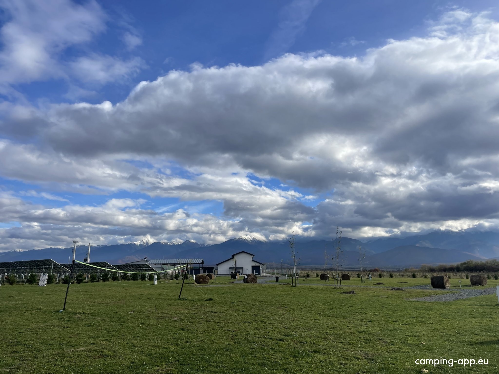 Mo Mo Retreat — Campingplass in Avrig