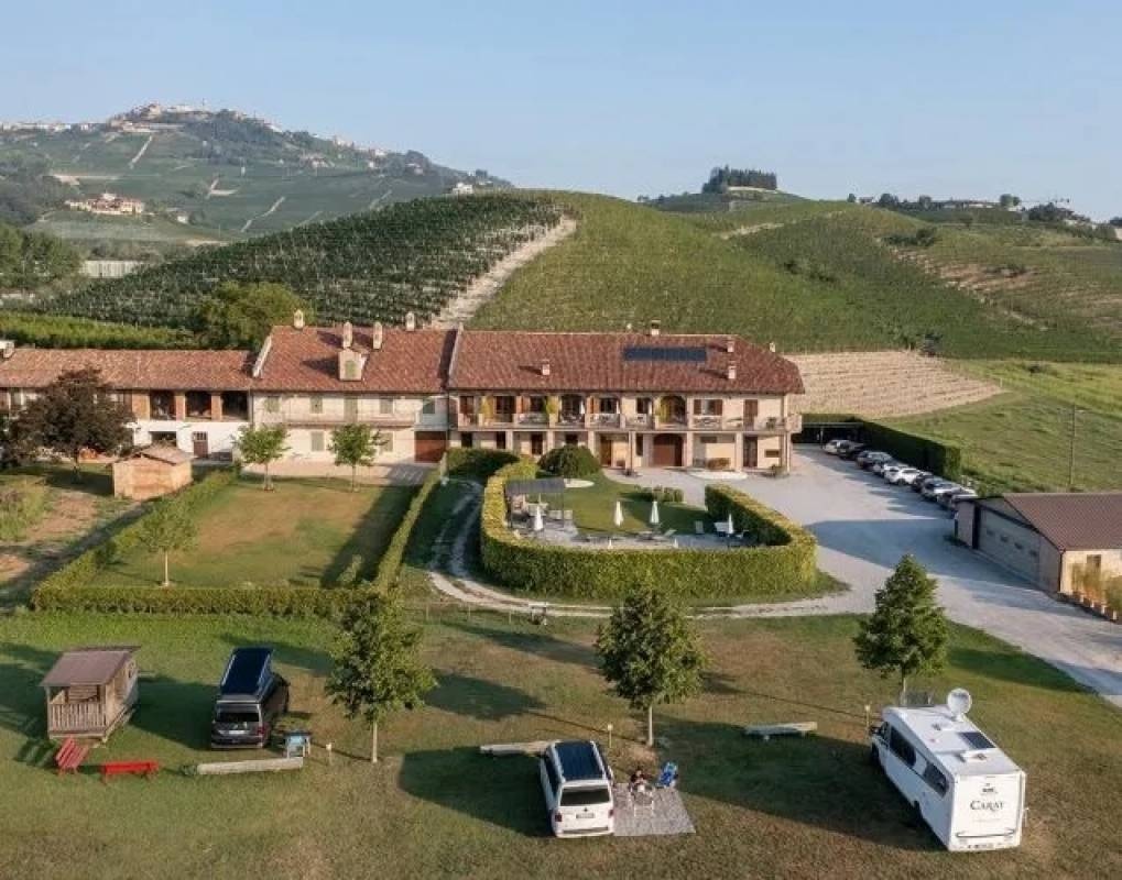 Cascina Rocca Agriturismo B&B — Campingplats in La Morra CN