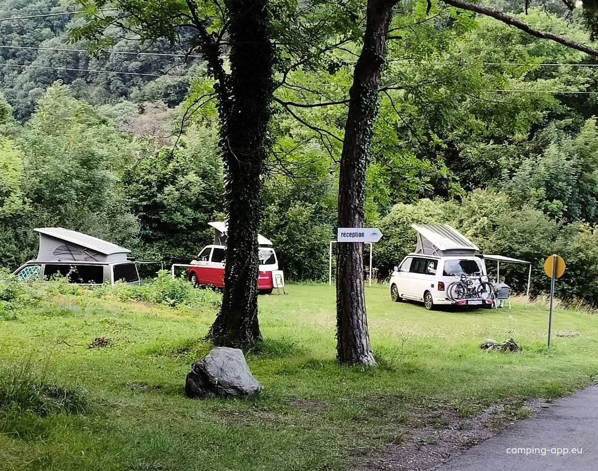 Camping du Bois-Noir — Camping Site in  Saint-Maurice