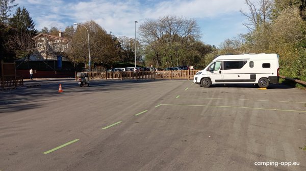 Área de autocaravanas — Photo 3