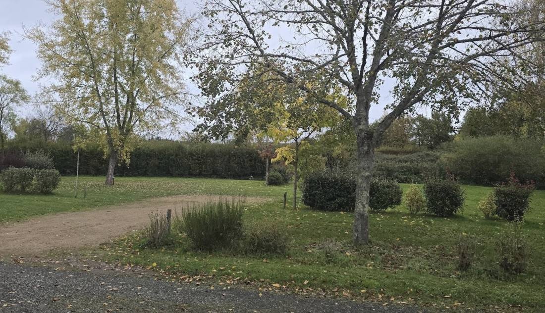 Camping de mon Village (CCP) Iloa — Aire camping car in Thiers