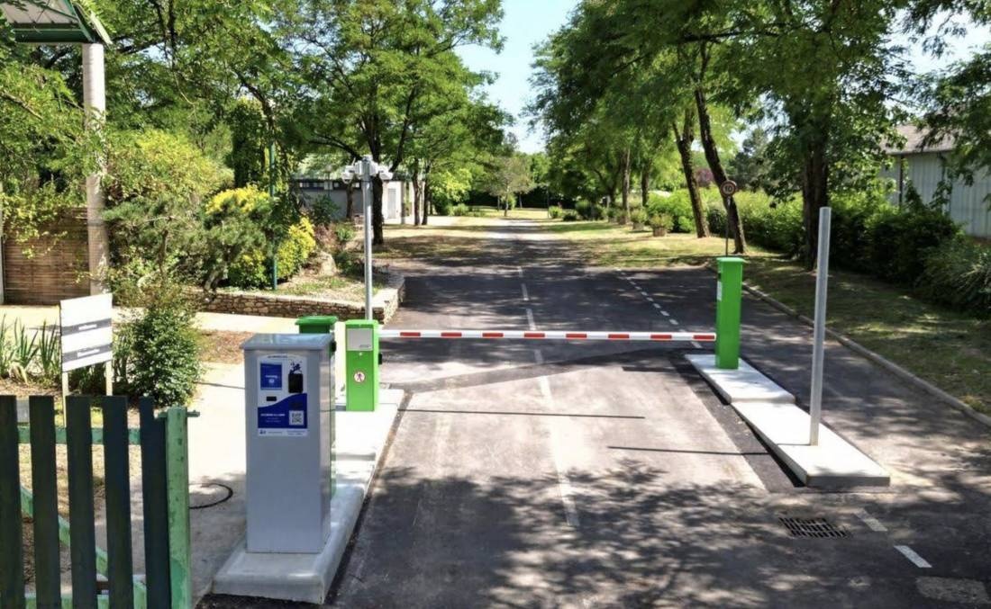 Camping de mon Village (CCP) Iloa — Karavan Sitesi in Thiers
