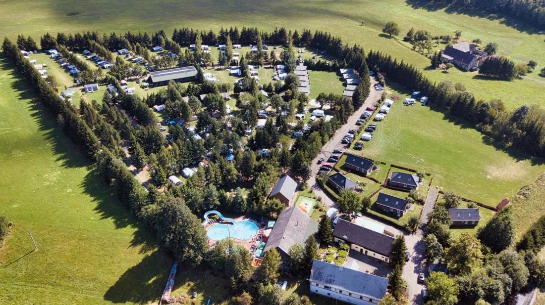 Camping 2000 — Sítio de acampamento in Janův Důl