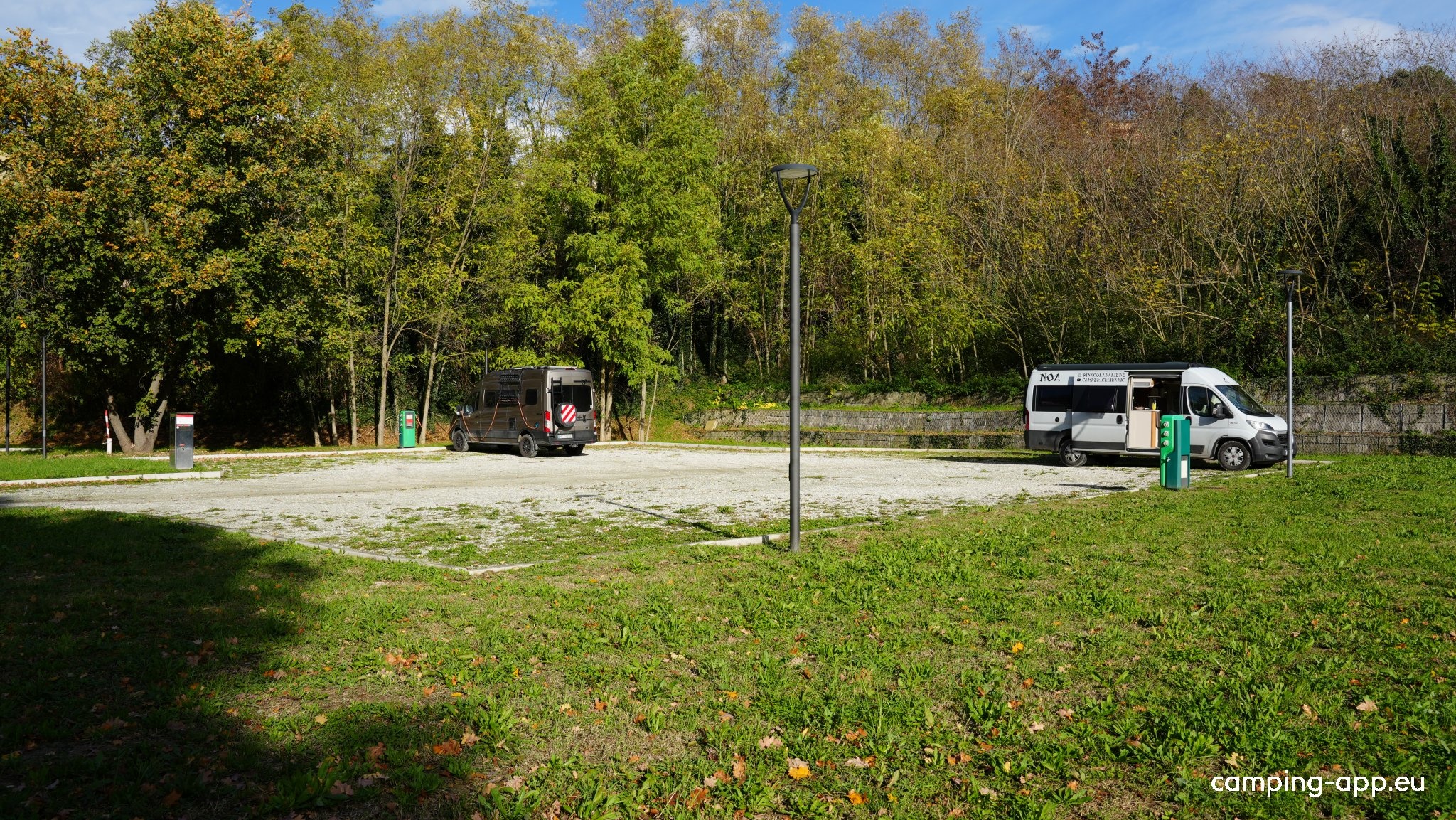 Area Sosta Camper Petriano — Stellplatz in Petriano