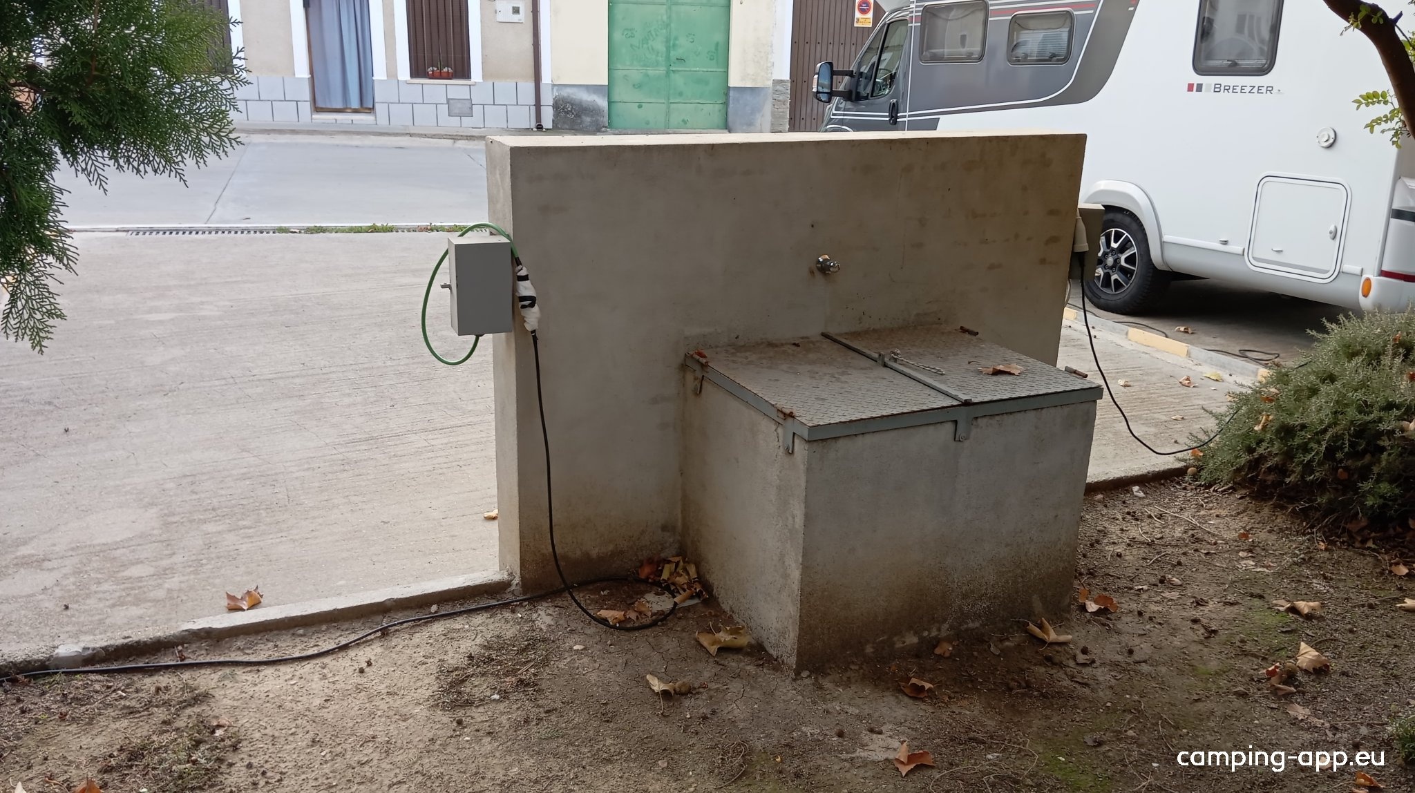 Área de autocaravanas — Campervan Site in Belvís de la Jara