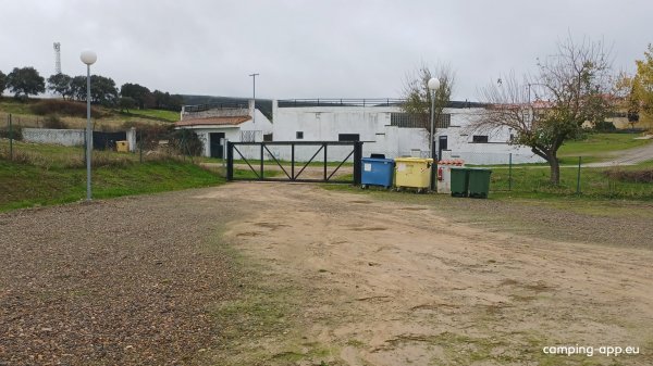 Área de servicio caravanas — Photo 5