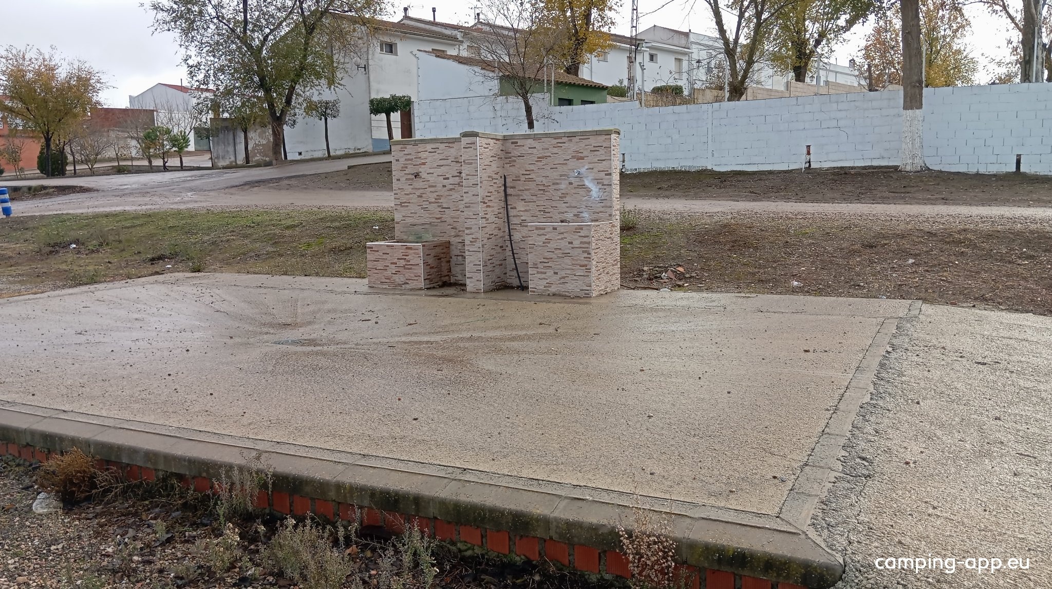 Area de Autocaravanas — Campervan Site in Maguilla