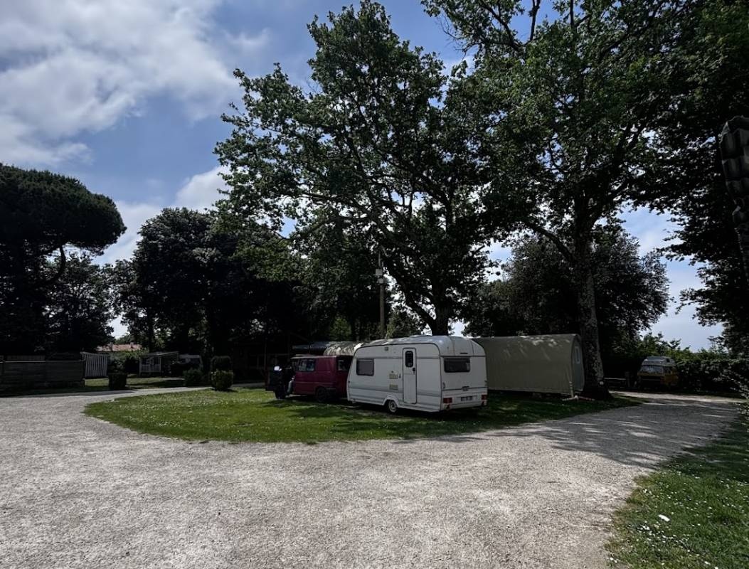 Stellplatz Meschers-sur-Gironde — Aire camping car in Meschers-sur-Gironde