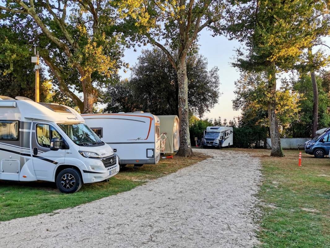Stellplatz Meschers-sur-Gironde — Sp. parking dla kamperów in Meschers-sur-Gironde
