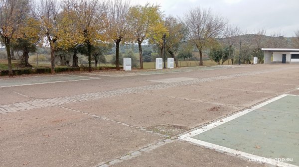Área de autocaravanas — Photo 5