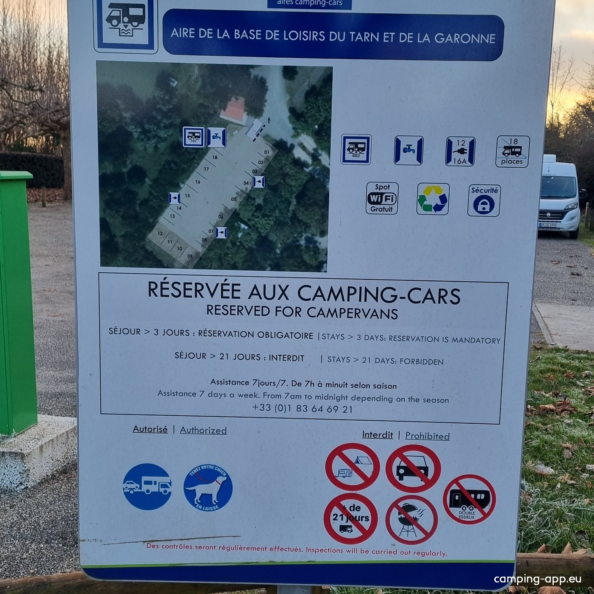 Aire De La Base De Loisirs D Tarn et de la  Garonne — Bobilplass in Saint-Nicolas-de-la-Grave