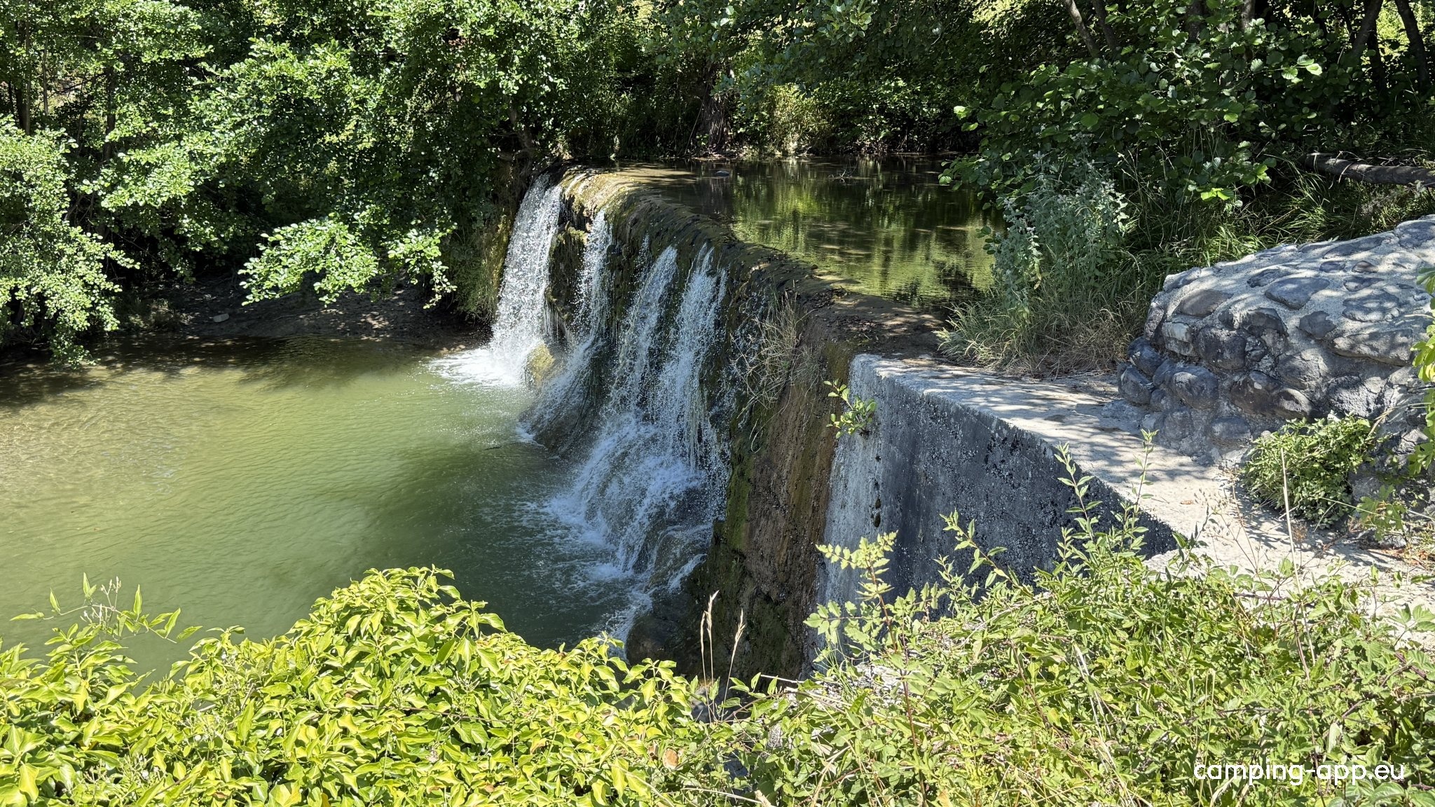 Camping Les Arches **** — Kemp in Saint-Jean-le-Centenier